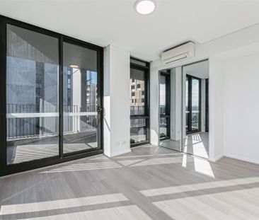 Exceptional North Facing 2 Bedroom Apartment - Photo 4