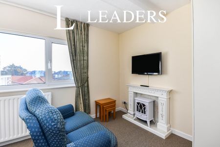 studio to rent Grange Road, Bournemouth, BH6 - Photo 2