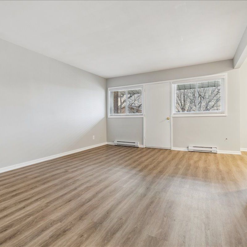 For Lease - 2350 Queensway Drive Unit# 3, Burlington, Ontario - Photo 1
