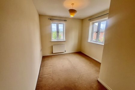 Bishop Tozer Close - Photo 2