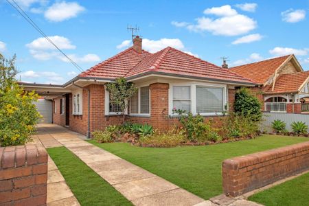 Family Home In Great Location - Photo 4