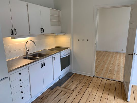 Regeringsgatan 113 - Photo 1