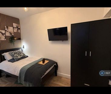 1 bedroom in a house share to rent - Photo 3