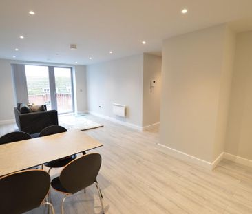 2 bedroom flat to rent - Photo 2