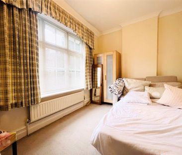 4 bedroom house to rent South Croydon, CR2 - Photo 6