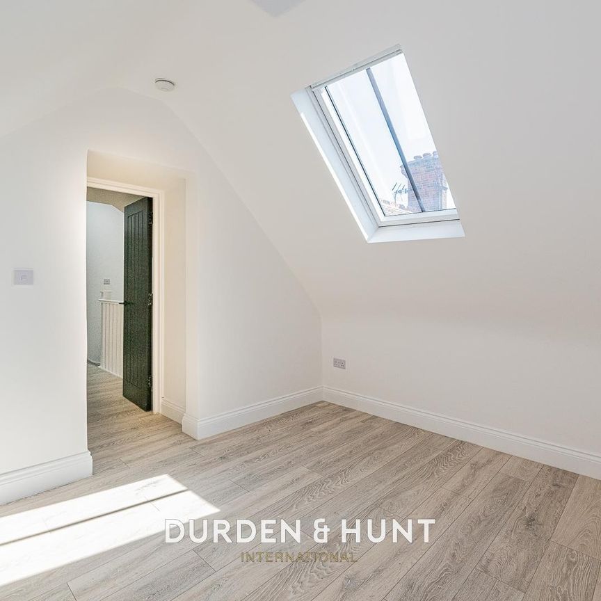 118 High Street, Ongar - Photo 1