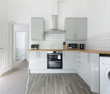 6 bedroom flat share to rent - Photo 1