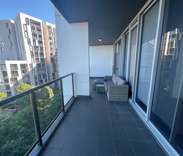 Spacious One Bedder, with large balcony & Car-space - Photo 6