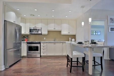 For Lease - 205 Lakeshore Road Unit# 305, Oakville, Ontario - Photo 3