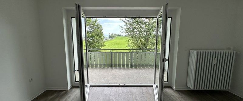 2. OG / 4 Zimmer mit Balkon ab Dezember (frisch saniert) - Foto 1