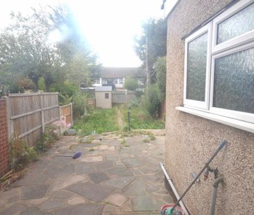 3 bedroom terraced house to rent - Photo 4