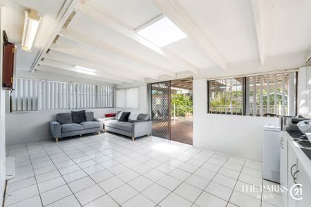 Top Location! - Photo 4