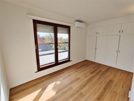 Dakappartement met heel aangenaam terras - Photo 3