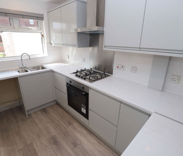 Lakeland Crescent, Bury - Photo 6