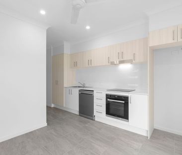 Modern 2-bedroom Duplex in beautiful estate! - Photo 4