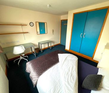 1 bedroom in a house share to rent - Photo 6