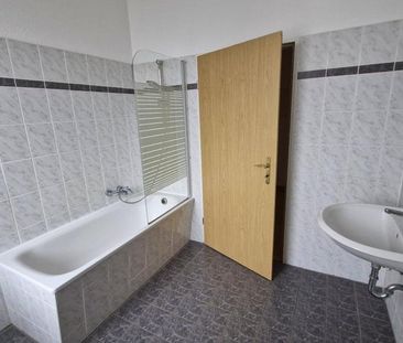 Helle 3-Raum-Dachgeschosswohnung mit Balkon uns Stellplatz in Magde... - Foto 5