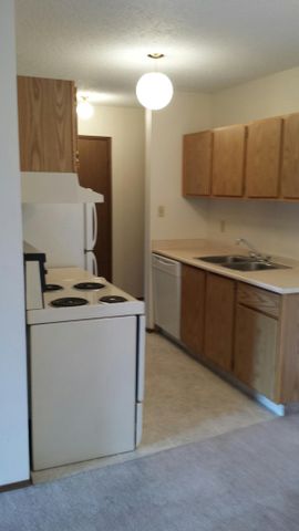 Apartment in walking distance of the New Rogers Place. - Photo 3