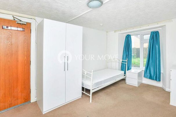 1 bedroom in a house share to rent - Photo 1