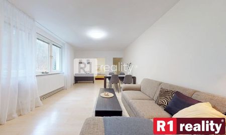 Na prenájom pekný 3 izbový byt v rodinnom dome so záhradou, 72 m2 / Banka - Photo 2