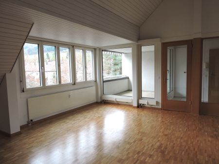 Charmate Dachwohnung mit grosszügigem Balkon - Foto 2