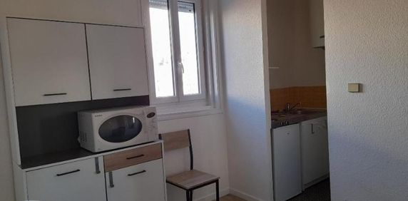 Location Appartement 1 pièce 19m² BORDEAUX 33000 - Photo 2