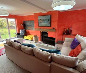 4 bedroom semi-detached house to rent - Photo 1