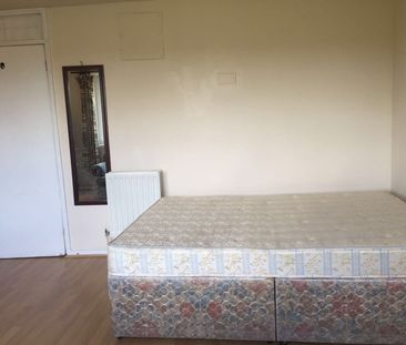 Room in a Shared Flat, Lisselton House, NW4 - Photo 5