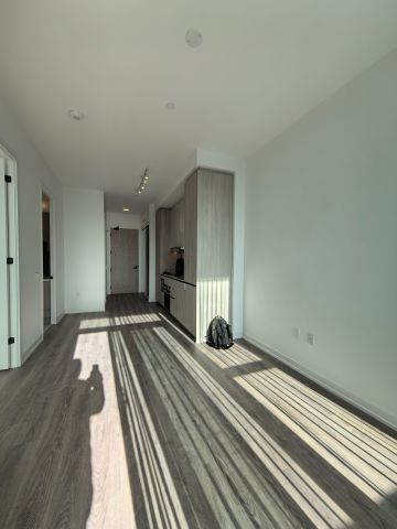 For Lease - 8 Interchange Way Unit# 617 C Tower, Vaughan, Ontario - Photo 3