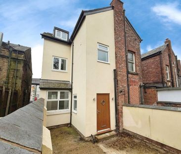 4 bedroom end of terrace house to rent - Photo 3