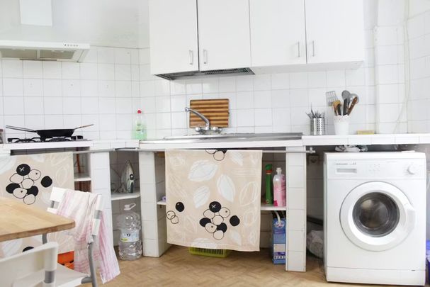 Calle Azafrán, Sevilla, Andalusia 41003 - Photo 1