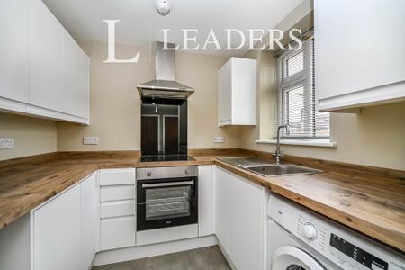 1 bedroom flat to rent - Photo 3