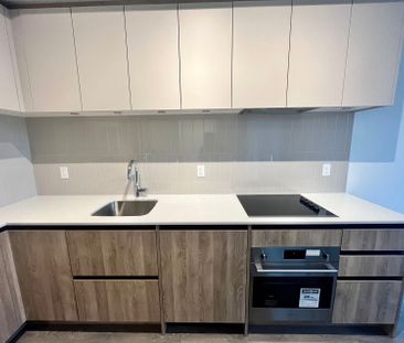For Lease - 8 Beverley Glen Boulevard Unit# C507, Vaughan, Ontario - Photo 1