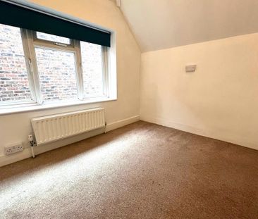 3 bedroom semi-detached house to rent - Photo 4