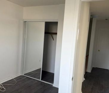 1577 NORWILL CRESCENT - Photo 1