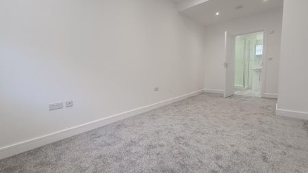 16 Market Place, Hertford - Photo 3