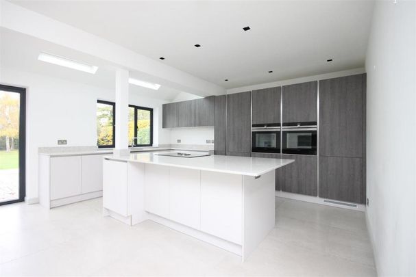 4 bedroom detached house to rent - Photo 1