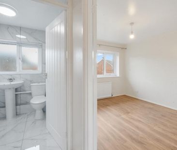 3 bedroom terraced house to rent - Photo 4