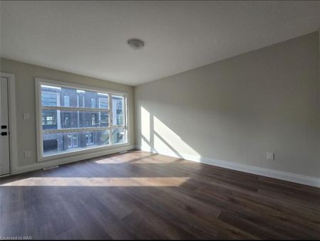 For Lease - 16 Warren Tr Trail, Welland, Ontario - Photo 3