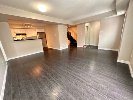 For Lease - 4975 Southampton Drive Unit# 300, Mississauga, Ontario - Photo 5