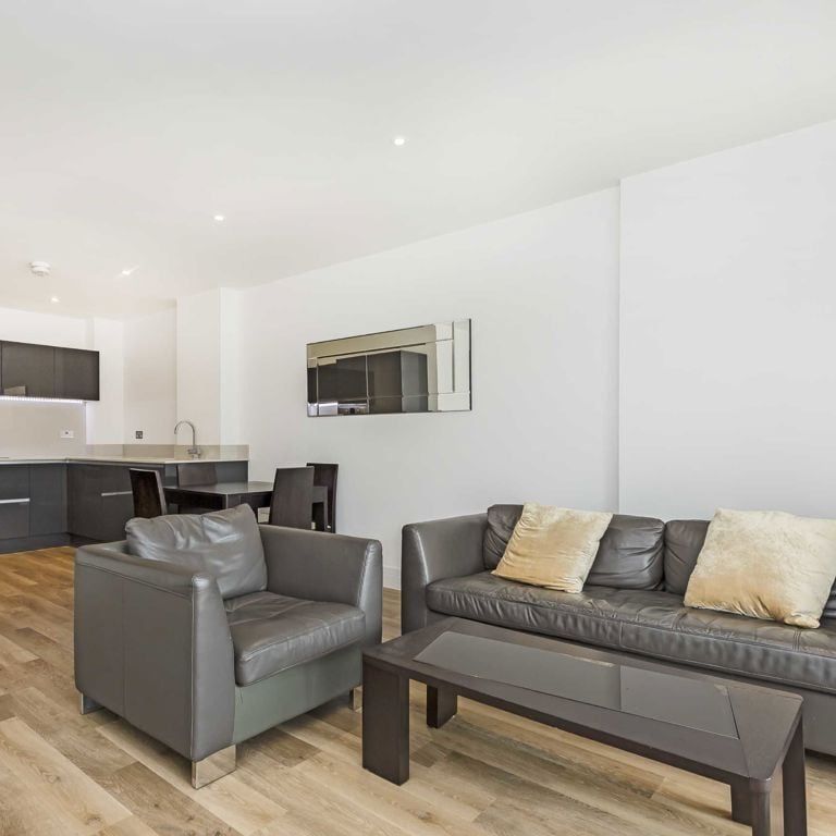 Greenside Road, W12 9DE, London - Photo 1