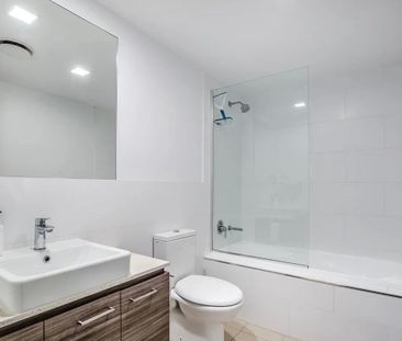 Varsity Lakes - Photo 6