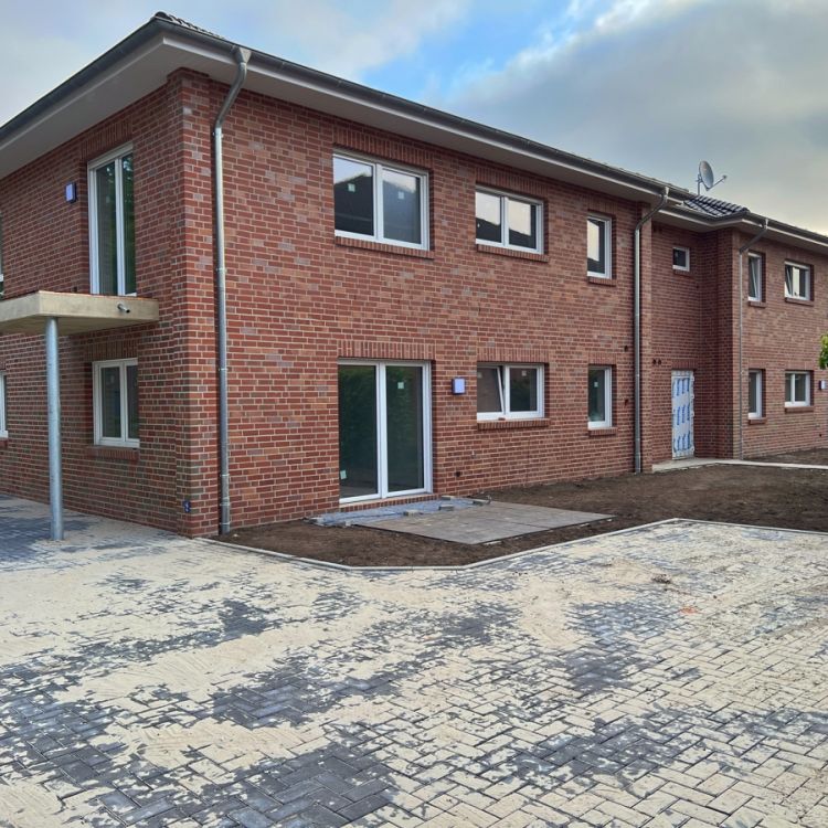 Energetisch hochwertig: Oberwohnung mit Balkon und einer Einbauküche in zentraler Lage von Remels - Photo 1