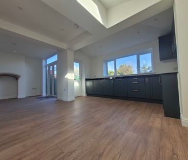 Romsey Road Fordhouses, Wolverhampton - Photo 4