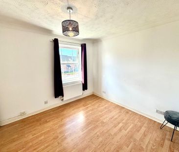 2 bedroom semi-detached house to rent - Photo 5