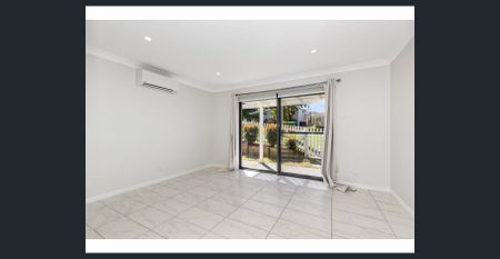 ONE BEDROOM FLAT WITH MODERN COMFORTS - Photo 3