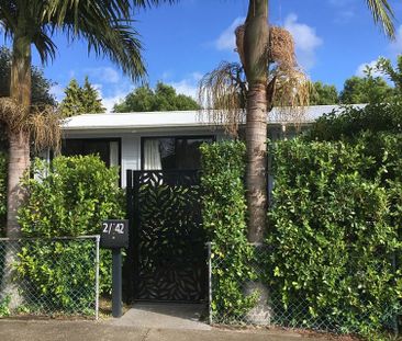 BRAND NEW LISTING: Cool 2 bedroom unit with garden - Photo 3