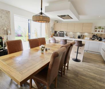 5 bedroom detached house to rent - Photo 4