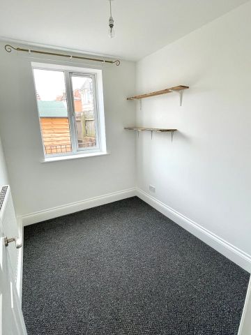 2 Bed Flat, Belton Road, BS5 - Photo 4