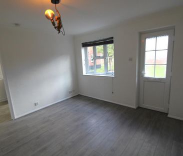 1 bedroom terraced house to rent - Photo 2